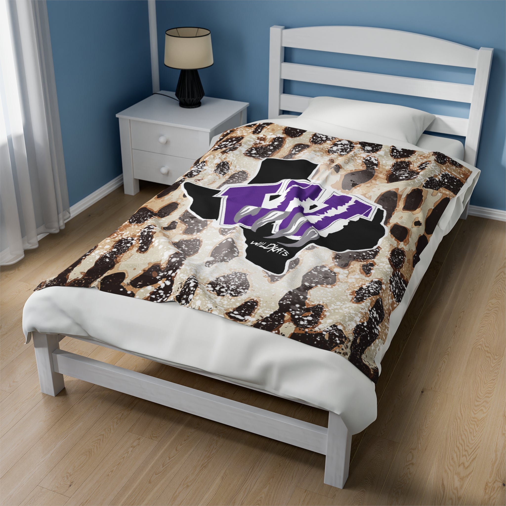 School Spirit Velveteen Blanket | WILLIS BEARKATS | DISTRESSED LEOPARD LOGO